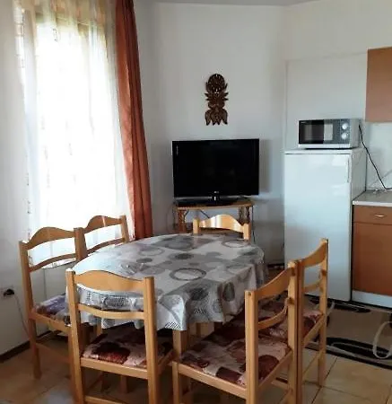 Holiday home Вили Green