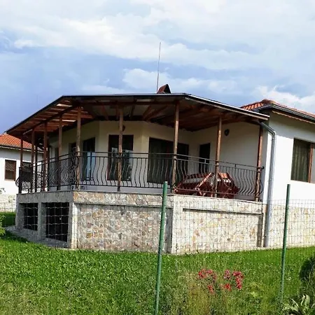 Вили Green Holiday home Tsigov Chark
