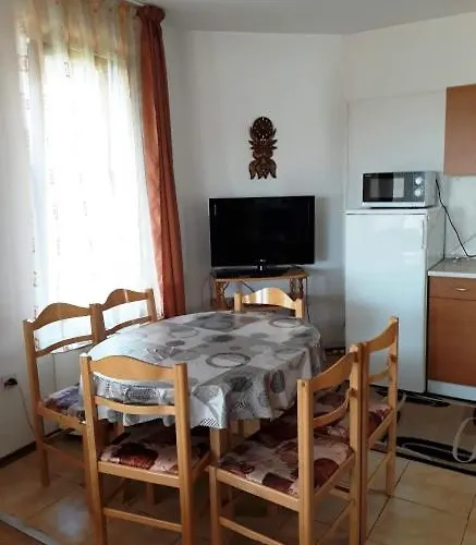 Holiday home Вили Green